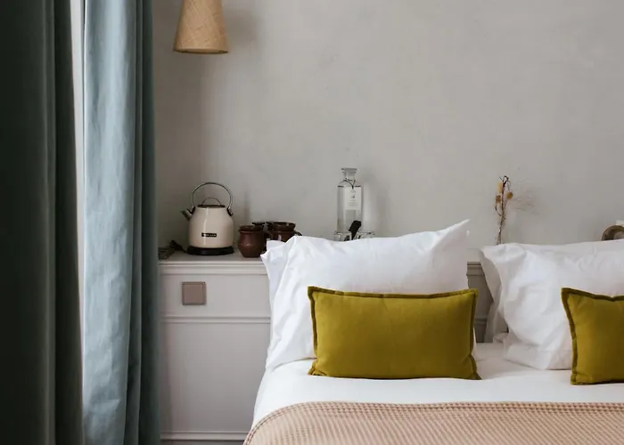 Hoy Paris - Yoga Hotel